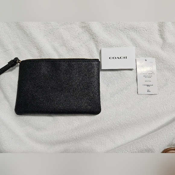 Corner Zip Wristlet - Picture 5 of 6